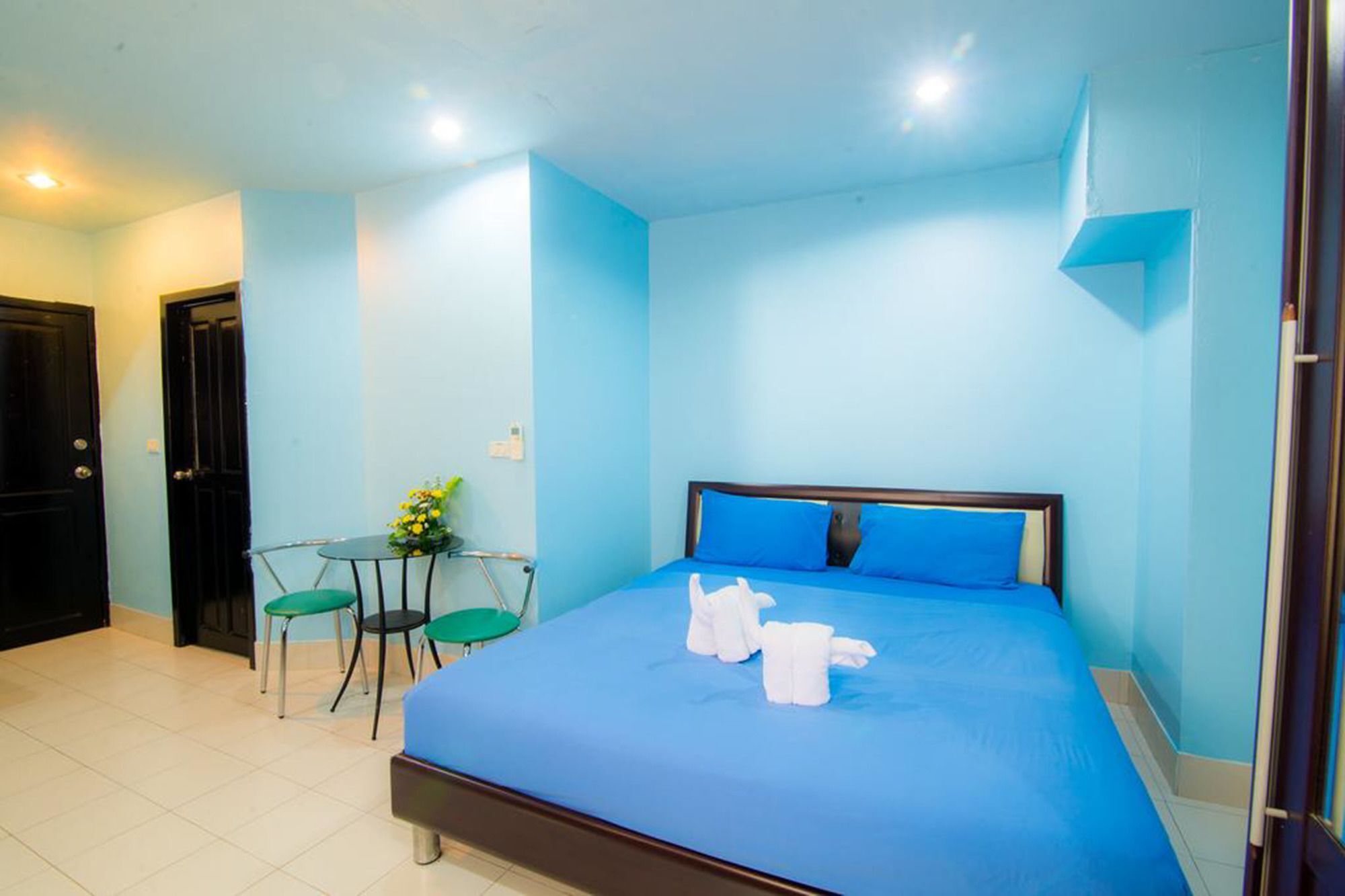De Apartment Pattaya Exterior photo