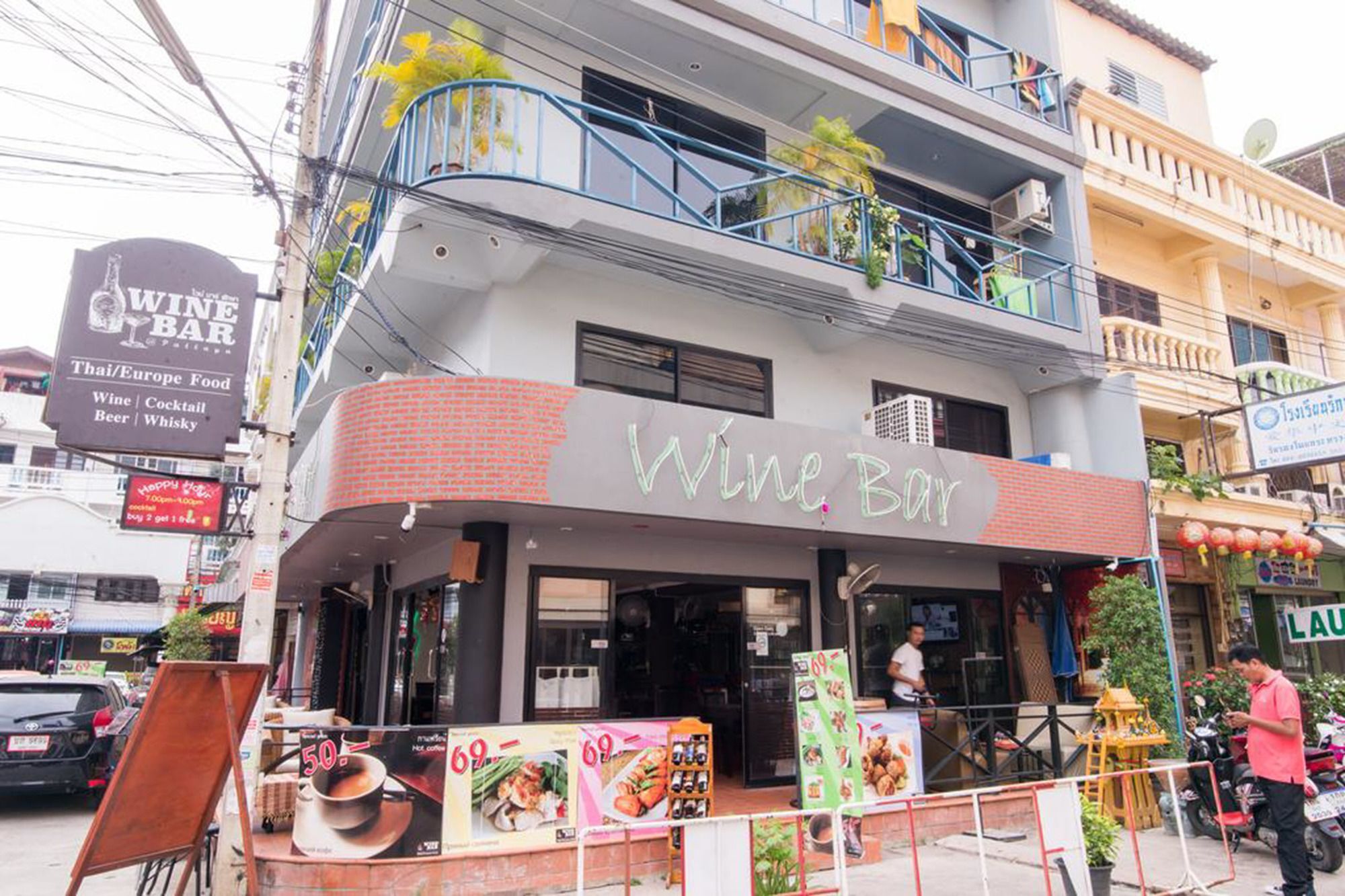 De Apartment Pattaya Exterior photo